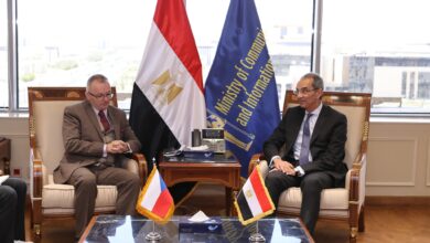عمرو طلعت وزير الاتصالات وتكنولوجيا المعلومات مع سفير التشيك لدى مصر